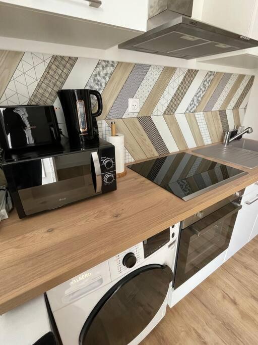 Le Belloc- Suberbe Appartement T1 Bis - Au Calme - Terrasse - Vue Jardin Agen Bagian luar foto